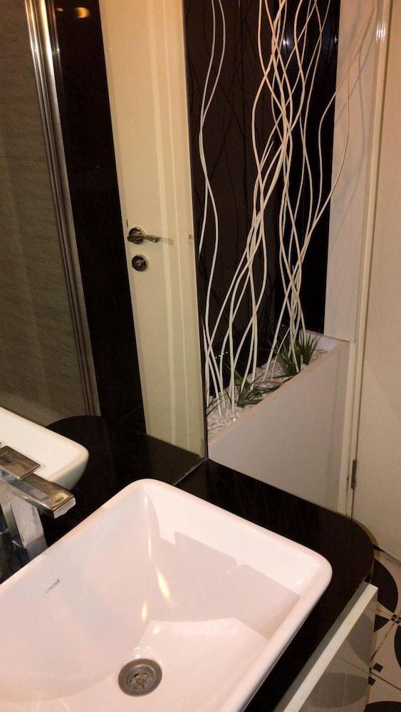 Wox Ew Hotel Izmir Eksteriør billede